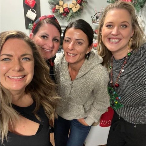 Meet your Posher, Kelly - Picture 1 of 1